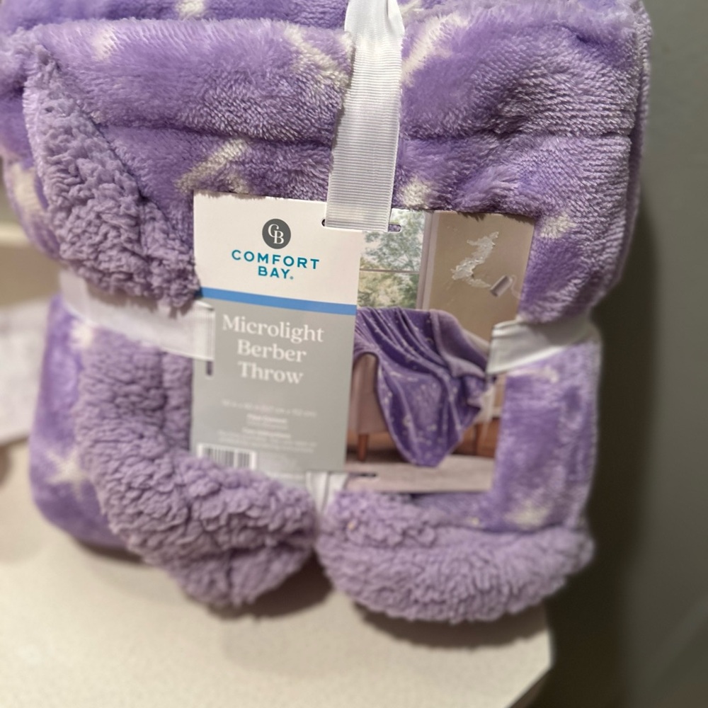 Comfort Bay Lavender Microlight Berber Throw